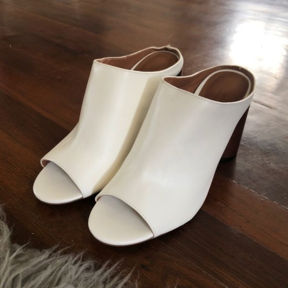 UO Chunky Heels 7.5 - Picture 4 of 5